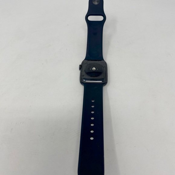 Apple Watch SE Series - 40MM Black - Picture 3 of 6
